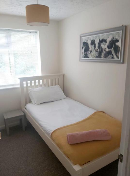 Kingsnorth Ashford Holiday Home Smithy Drive Sleeps 5 Free Wifi And Vehicle Parking المظهر الخارجي الصورة